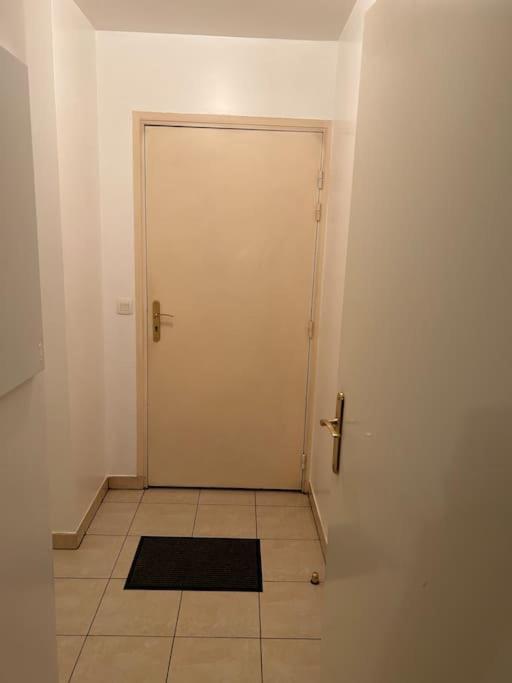 Studio A 2 Pas Du Metro Clichy Exteriör bild