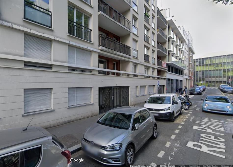 Studio A 2 Pas Du Metro Clichy Exteriör bild